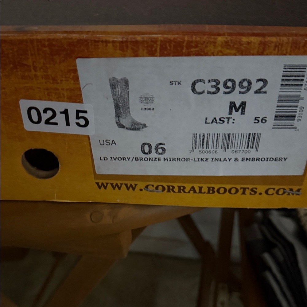 Corral Gold and Tan Western Boots - Picture 11 of 11